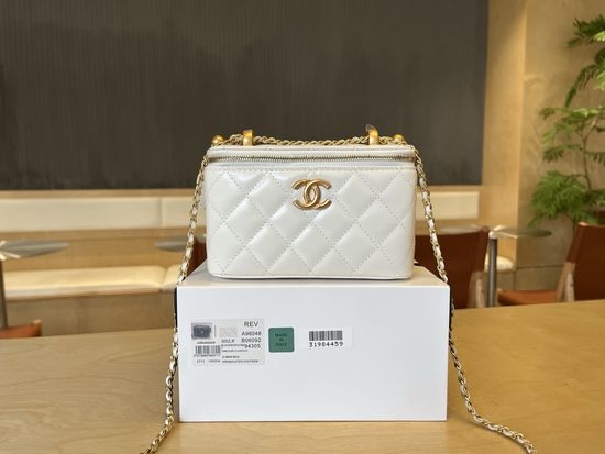 Chanel Waxed Leather Vanity Case A96151