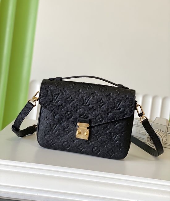 Louis Vuitton LV Pochette Full Leather Messenger Bag M41487