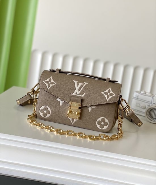 Louis Vuitton LV POCHETTE Leather Messenger Bag M23081