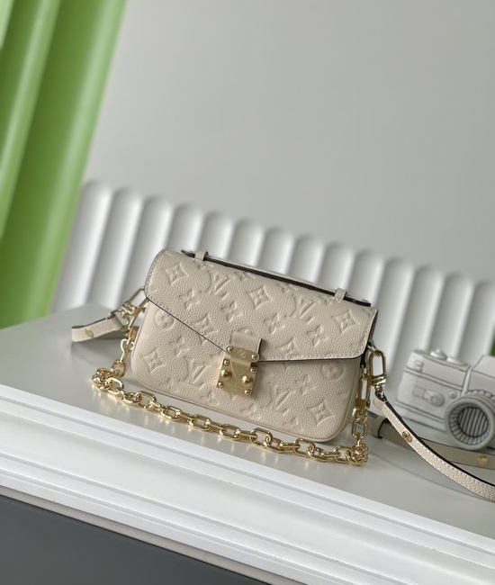 Louis Vuitton LV POCHETTE Leather Messenger Bag M22942