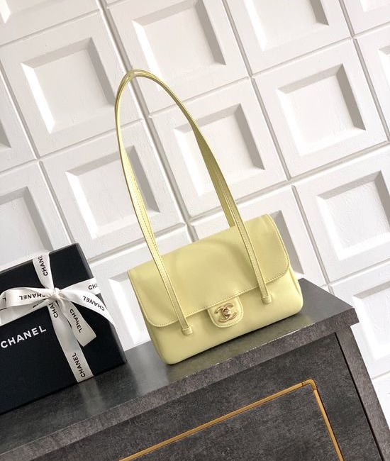 Chanel Vintage Twist Lock Shoulder Bag 5809