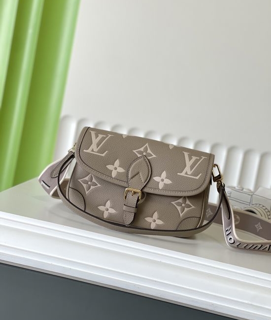 Louis Vuitton LV DIANE Leather Baguette Bag M46583