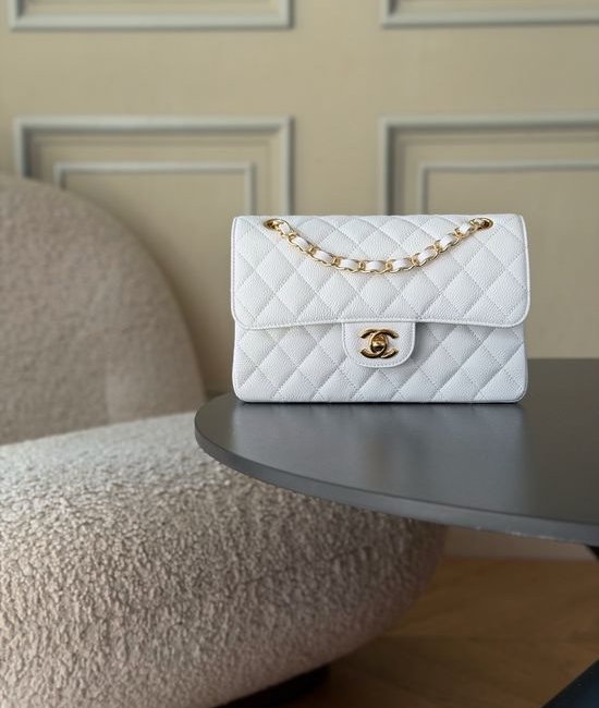 Chanel Classic Flap Caviar Handbag 1118
