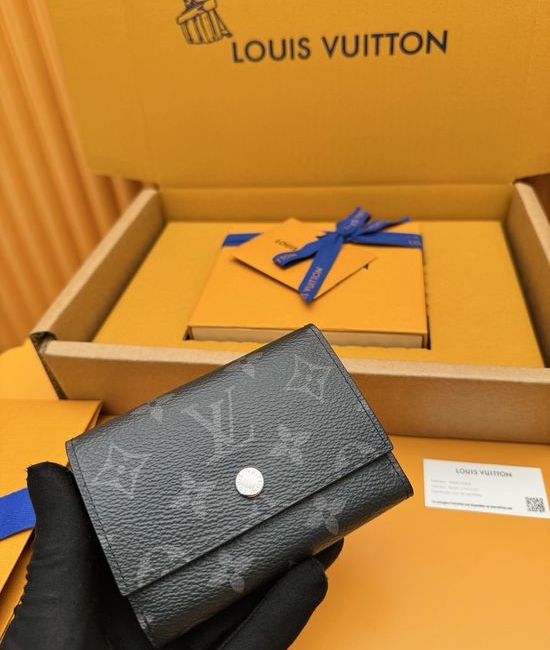 Louis Vuitton LV Victor Monogram Wallet M12598