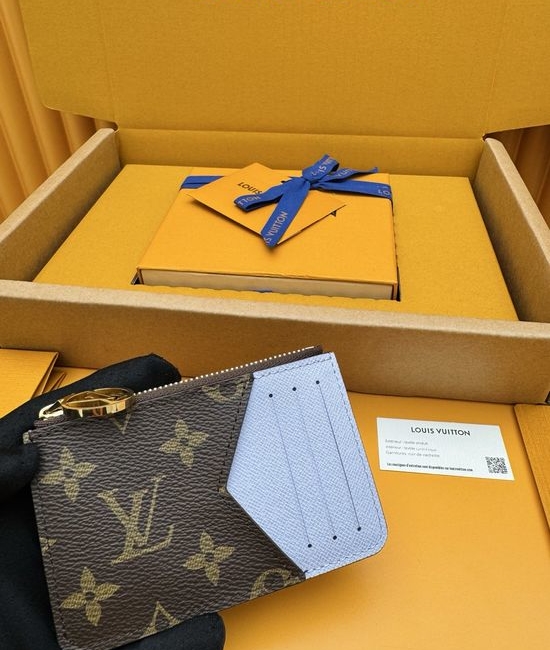 Louis Vuitton LV Zippy Card Holder Wallet M82938