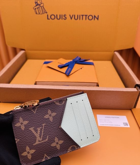 Louis Vuitton LV Porto Carte Romy Classic Wallet M82939