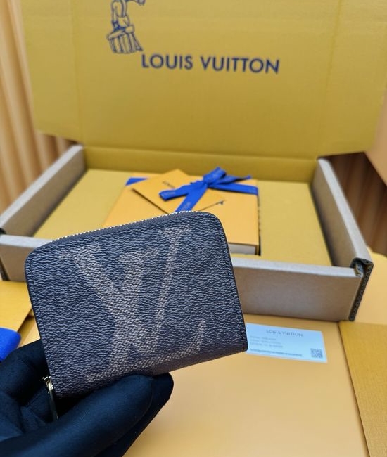 Louis Vuitton LV Monogram Canvas Wallet M69354