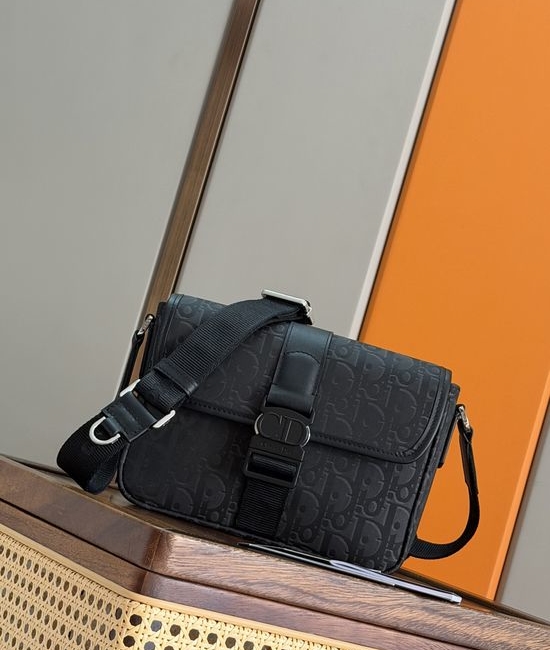 Christian Dior CD Trek Oblique Messenger Bag 93956