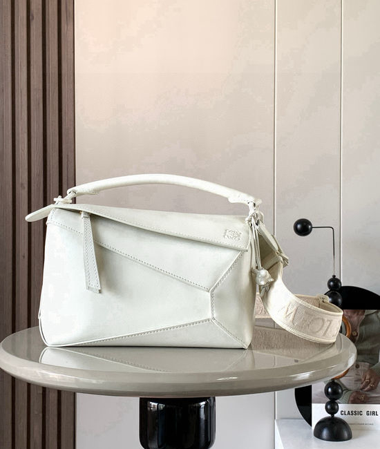 Loewe Puzzle Ceramic Rabbit Handbag 9001
