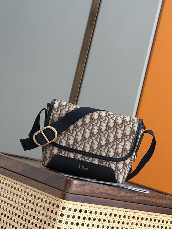 Christian Dior Jett Messenger Bag 93959