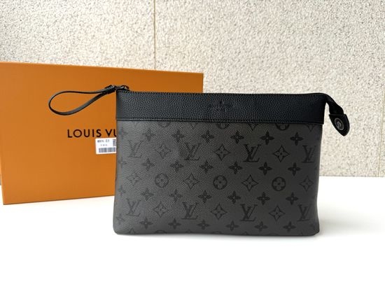Louis Vuitton LV Pochette Voyage Souple M26741