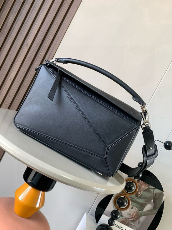 Loewe Puzzle Grained Leather Handbag 9017