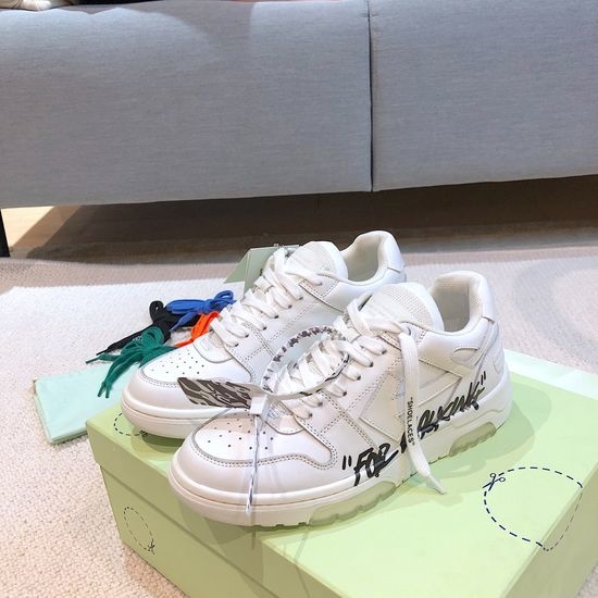 Fendi Premium Casual Comfortable Leather Sneakers With 3D Details