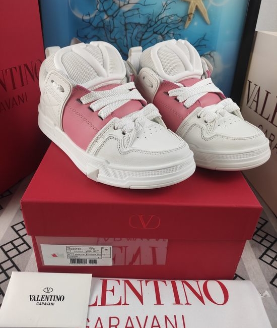 Valentino Quilted Studded Low Top Casual Leather Sneakers