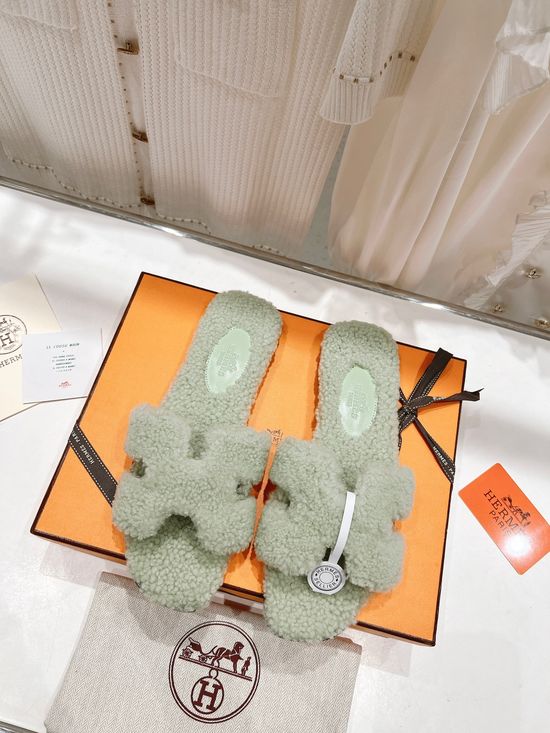 Hermes Soft Lamb Fleece Lined Comfort Slippers for Daily Wear