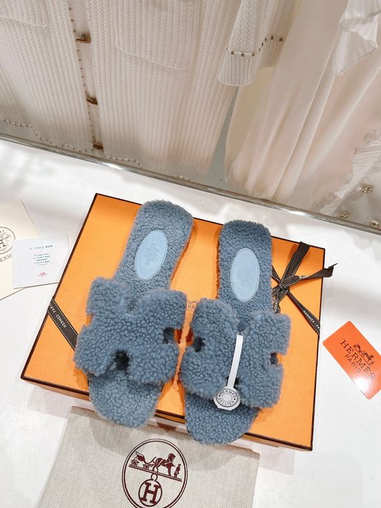 Hermes Soft Lamb Fleece Lined Comfort Slippers for Daily Wear