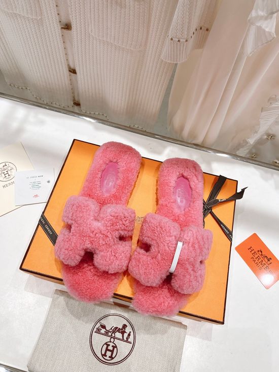 Hermes Soft Lamb Fleece Lined Comfort Slippers for Daily Wear