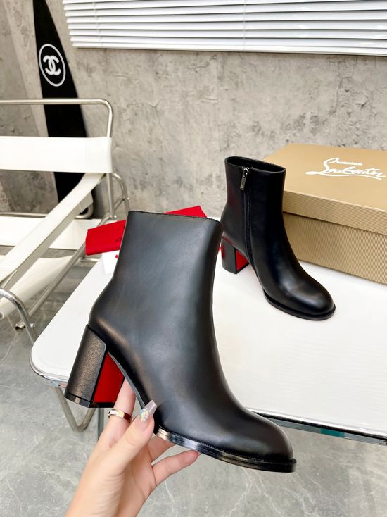 Louis Vuitton Sleek Grain Leather Chunky Heel Short Ankle Boots