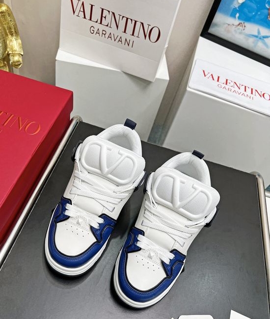 Valentino Grain Leather Rivet Decor Thick Sole Comfortable Casual Shoes
