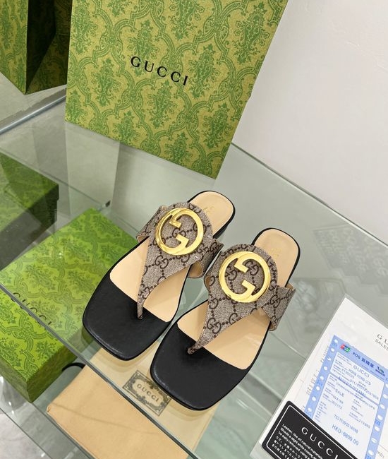 Gucci Leather Thong Slides with Classic Pattern Option