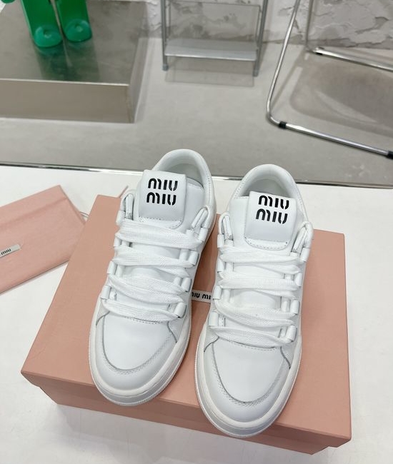 Miu Miu Vintage Distressed Leather Upper Soft Comfortable Daily Sneakers