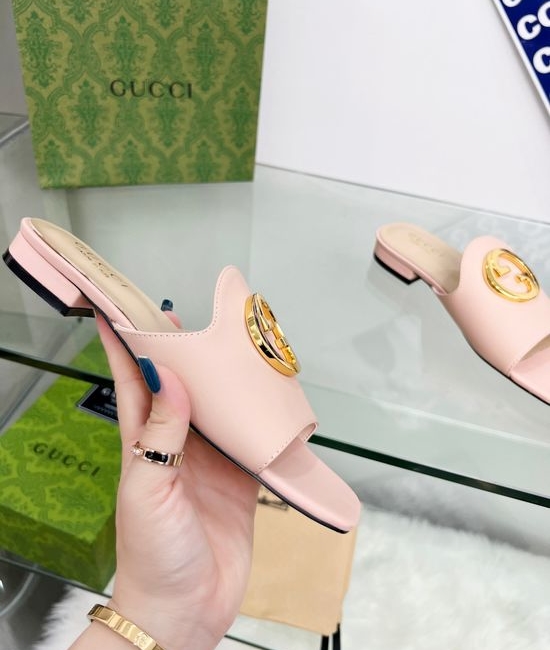 Gucci Genuine Leather Thong Slides with Soft Lining