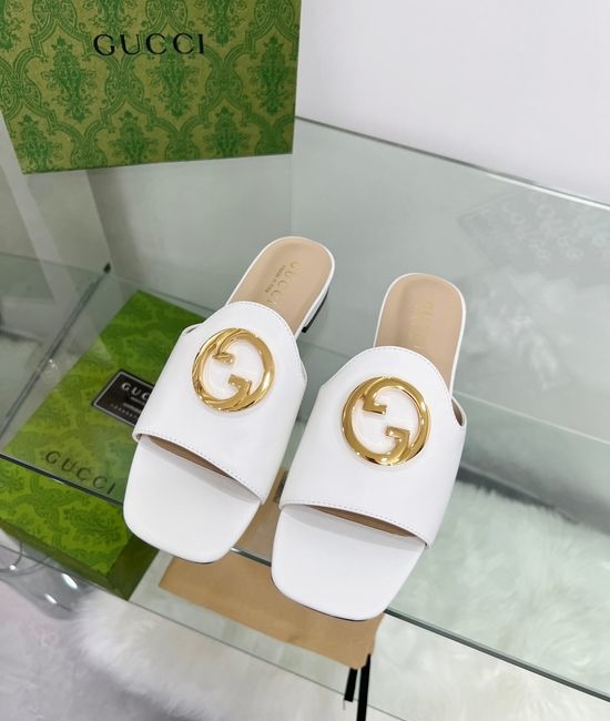 Gucci Genuine Leather Thong Slides with Soft Lining