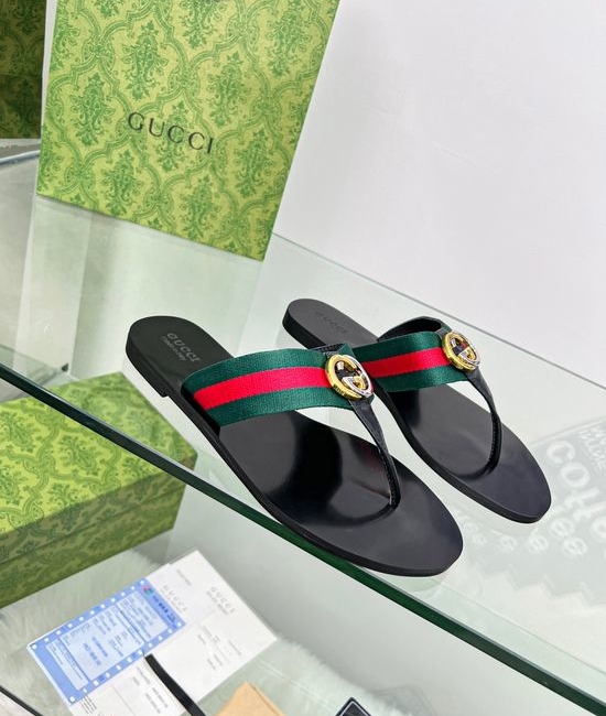Gucci Comfortable Flip Flops with Decorative Metal Buckle