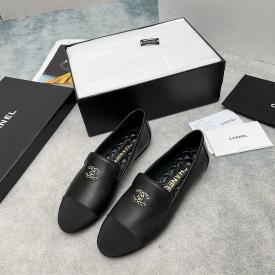 Chanel Round Toe Retro Leather Loafers for Daily Wear