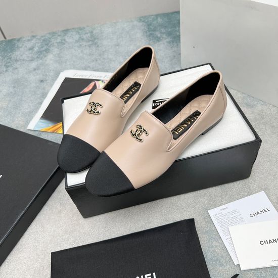 Chanel Round Toe Retro Leather Loafers for Daily Wear