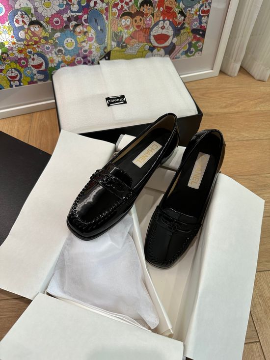 Chanel Classic Patent Leather Round Toe Loafers Durable Non Slip Sole