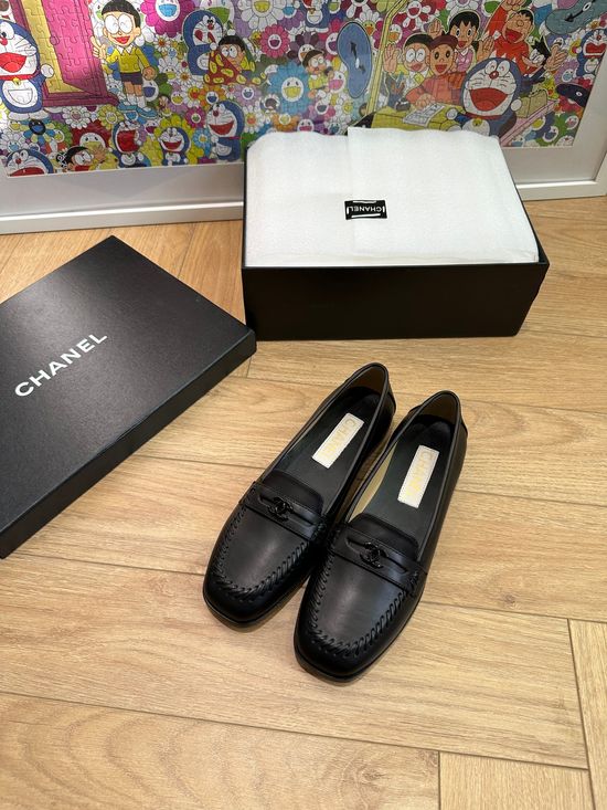Chanel Classic Patent Leather Round Toe Loafers Durable Non Slip Sole