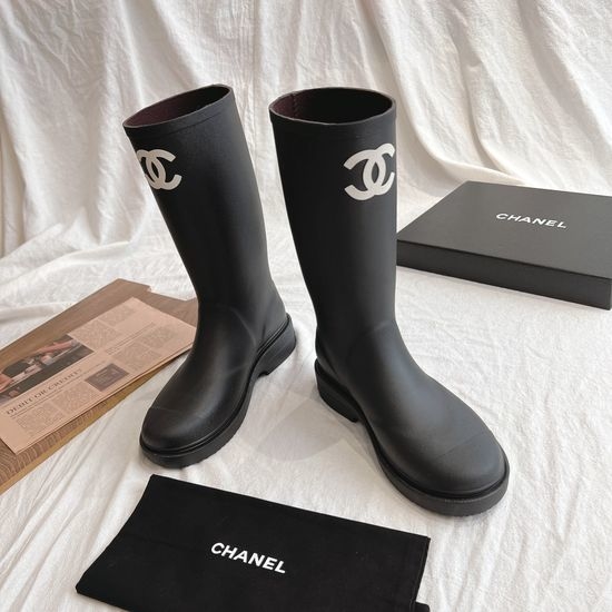 Chanel Seamless Rubber Rain Boots with Fine Craftsmanship