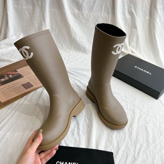 Chanel Seamless Rubber Rain Boots with Fine Craftsmanship