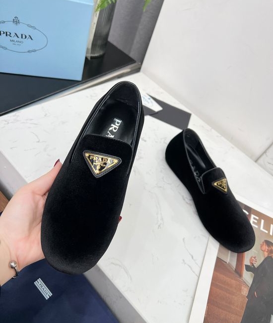 Prada Velvet Upper Shoes Hidden Wedge Heel Sheepskin Lining Comfortable