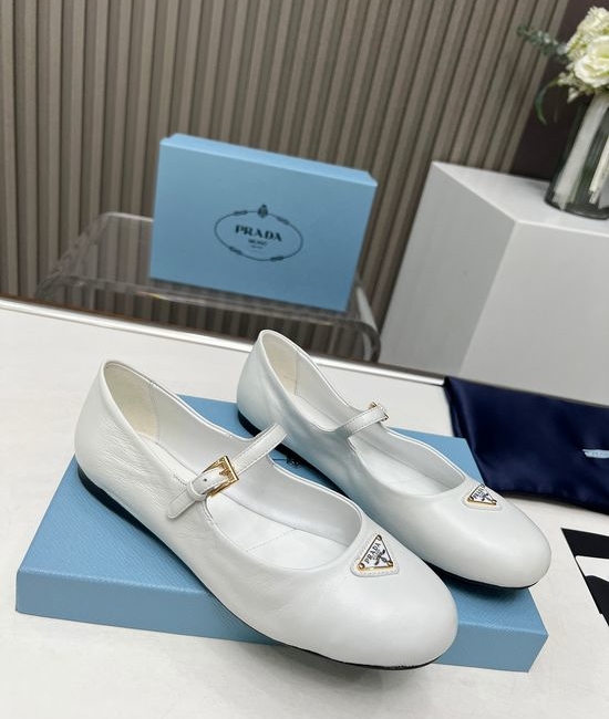 Prada Genuine Sheepskin Retro British Style Loafer Shoes