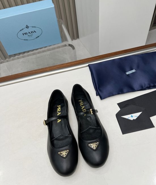 Prada Genuine Sheepskin Retro British Style Loafer Shoes