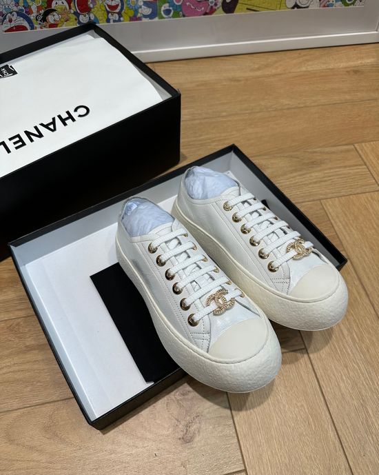 Chanel Classic Embroidered Upper Casual Comfortable Sneakers