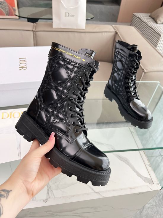 Christian Dior High-End Show Series Horse Nail Boots with Exquisite Details