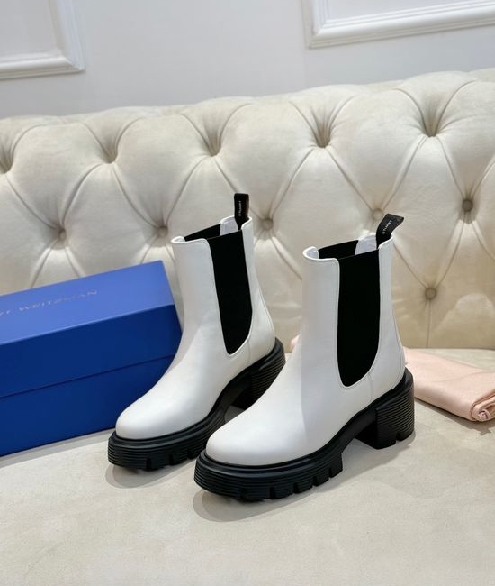Stuart Weitzman Premium Leather Chelsea Boots With Foam Sole