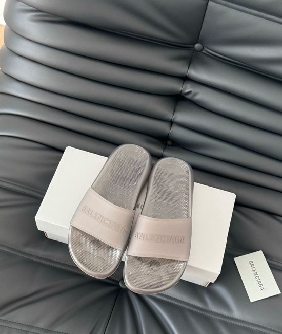 Balenciaga Comfortable Chunky Platform Non-Slip Beach Slides