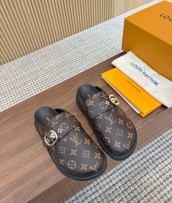 Louis Vuitton LV Non-slip Soft Sole Warm Furry Comfort Slippers