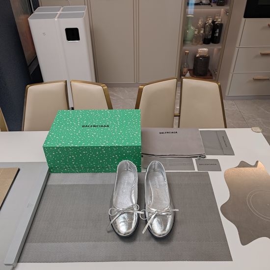 Balenciaga Soft Comfortable Bow Decor Flat Shoes with Premium Material