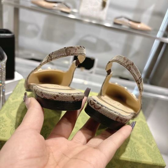 Gucci Patent Leather Flat Slides With Metal Decor Durable Sole