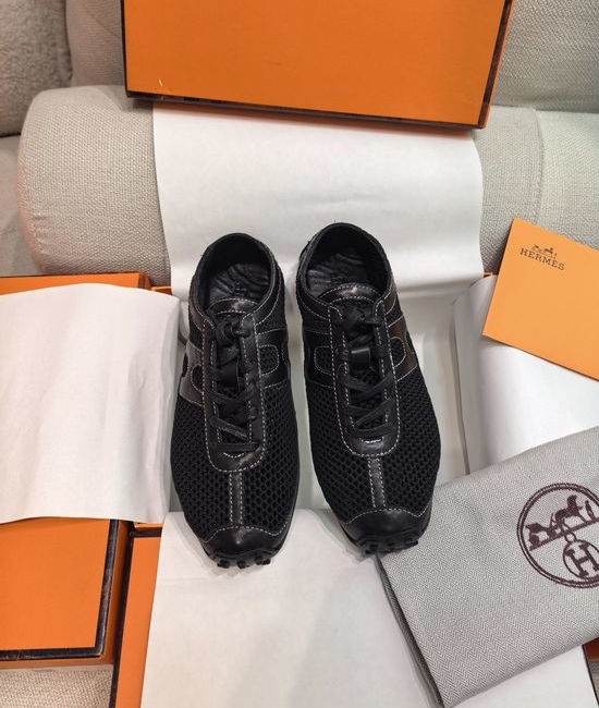 Hermes Breathable Leather Casual Shoes with Studded Rubber Sole