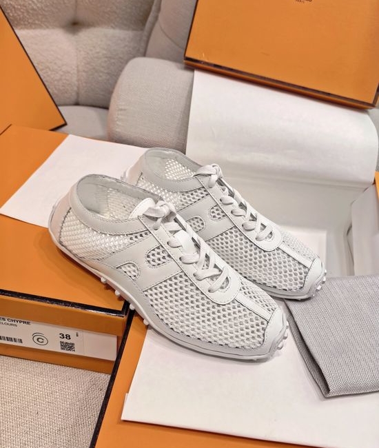 Hermes Breathable Leather Casual Shoes with Studded Rubber Sole