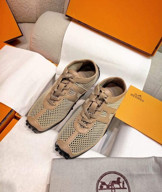 Hermes Breathable Leather Casual Shoes with Studded Rubber Sole