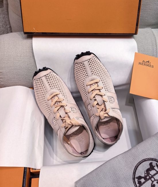Hermes Breathable Leather Casual Shoes with Studded Rubber Sole
