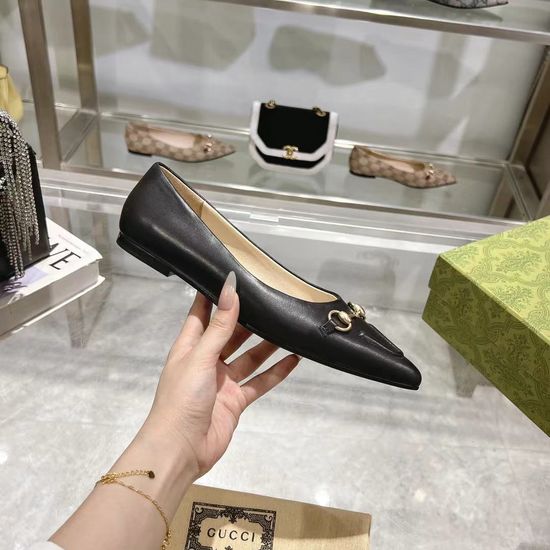 Gucci Sheepskin Flat Slides With Metal Decor Soft Comfortable