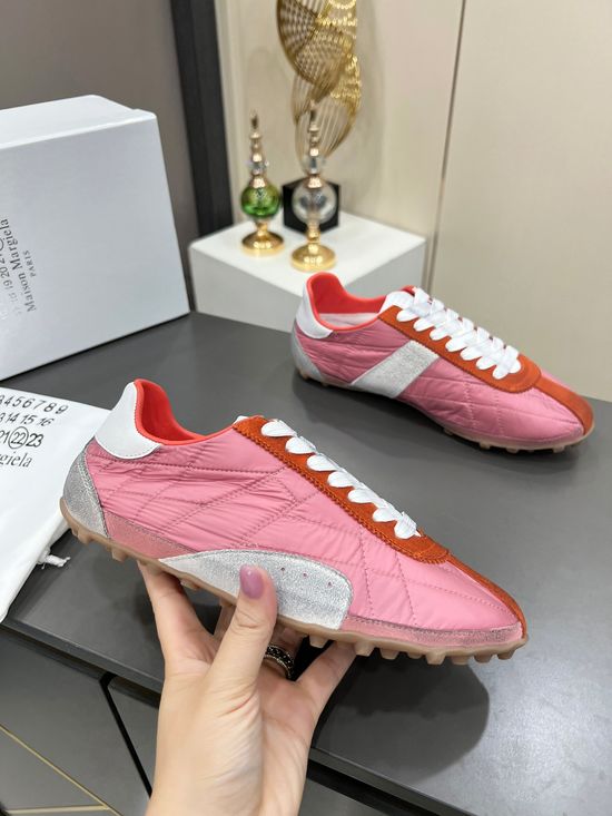 Maison Margiela Vintage Casual Sneakers With Stitched Detail Non Slip Sole
